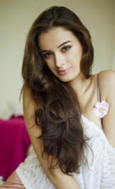 Evelyn Sharma