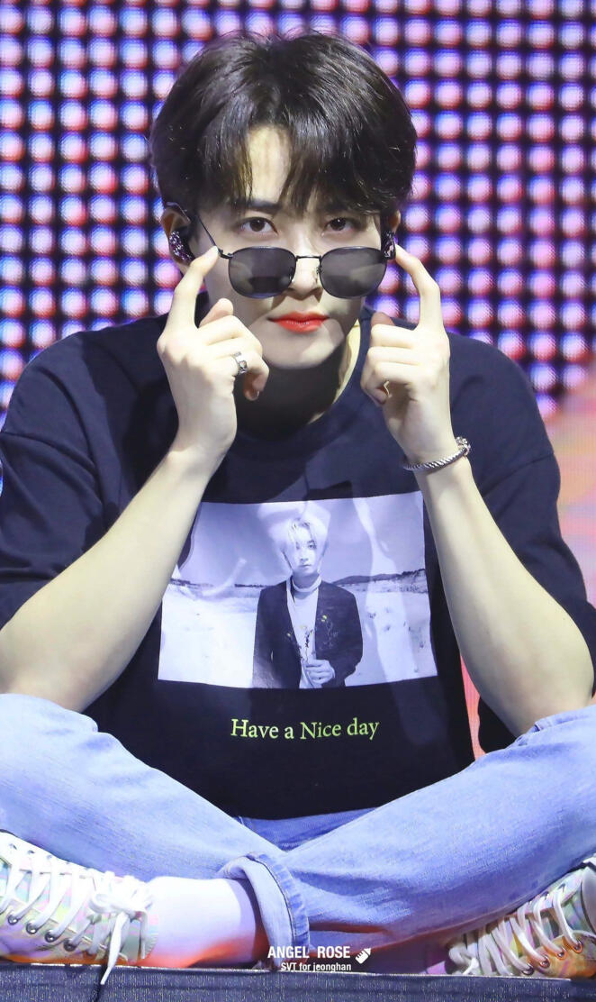 Jeonghan-Glasses