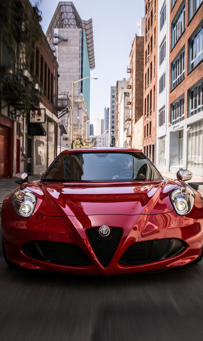 Alfa Romeo 4C red