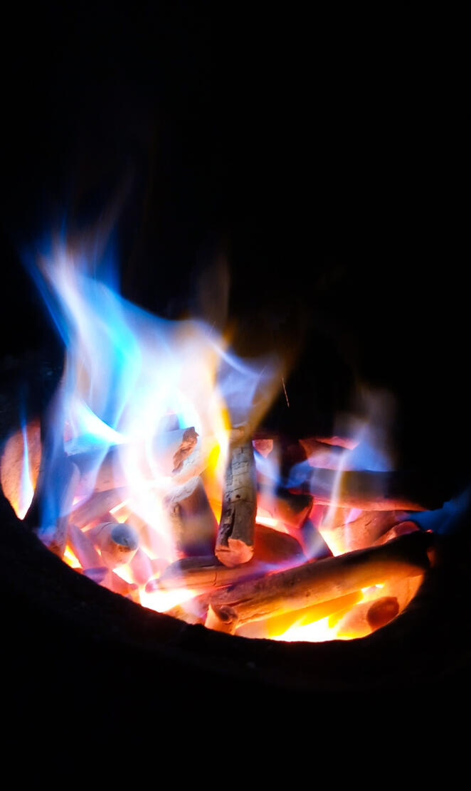 Burning charcoal stove