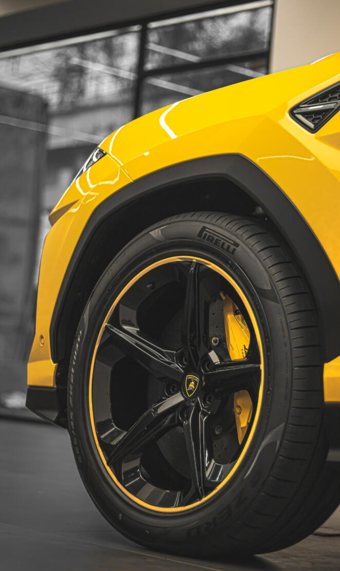 lambroghini urus tire