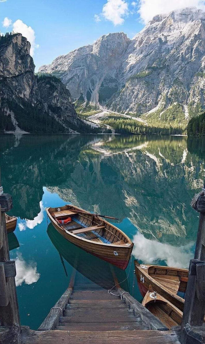 Canoe in the Water 🏔️