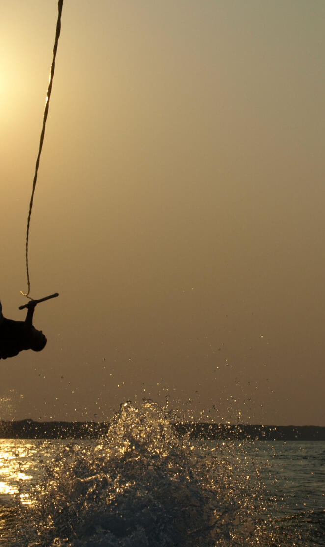 Wake Boarding Sun