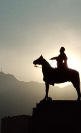 Boliviar al amanecer