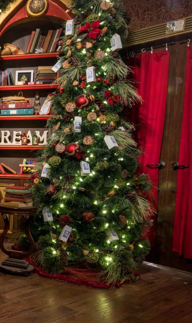 CHRISTMAS tree