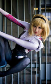 Spider Gwen cosplay