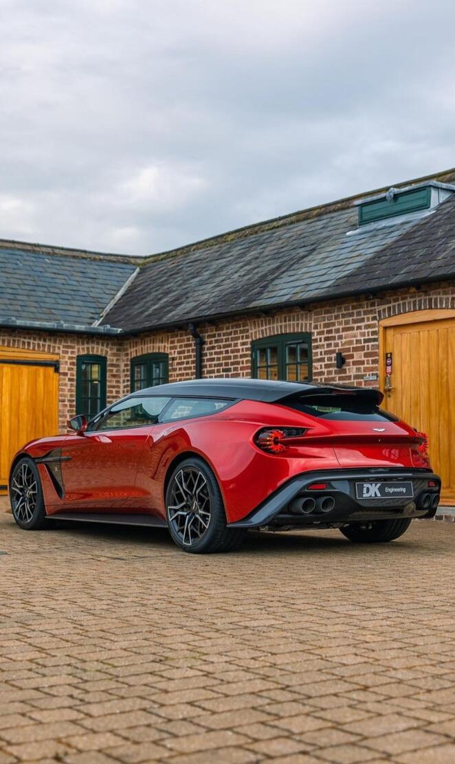 Aston Martin Vanquish