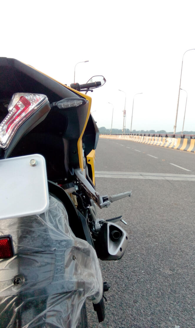 Bajaj Pulsar RS 200