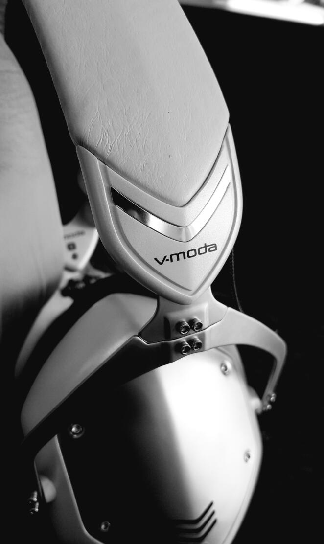 V Moda Crossfade