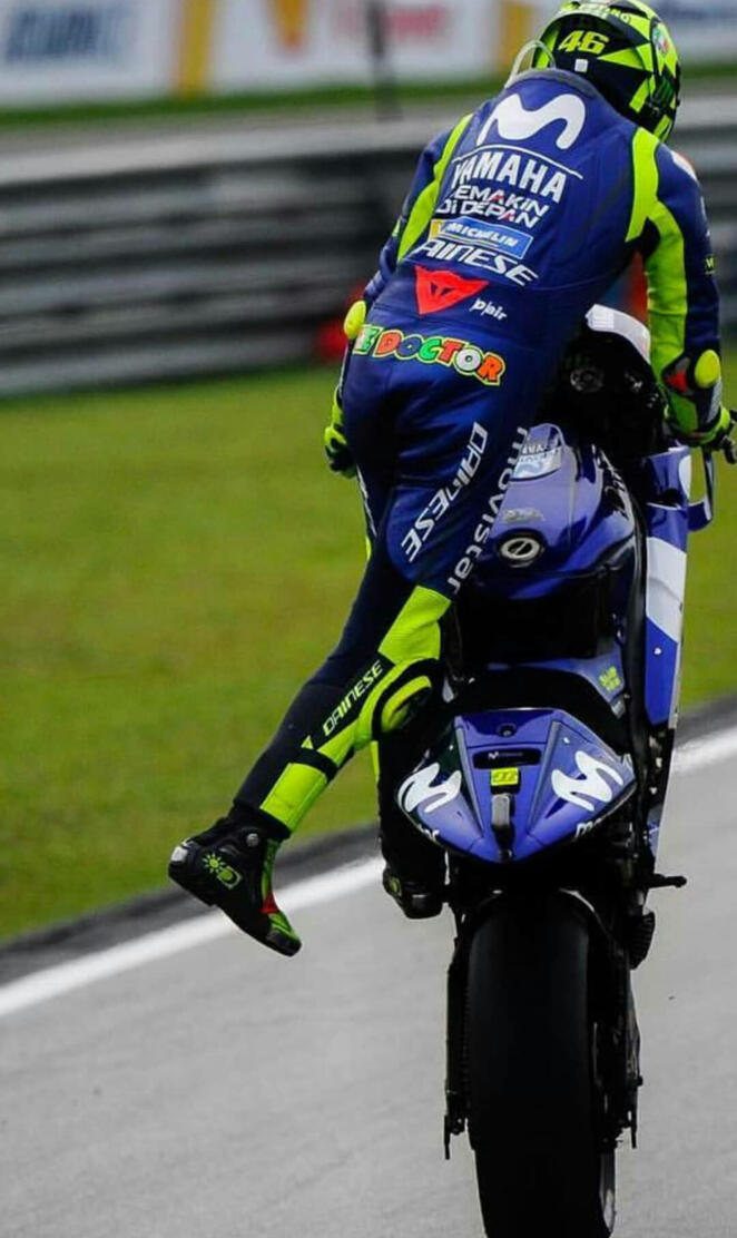 Rossi wheelie