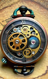 Watch with patina IA