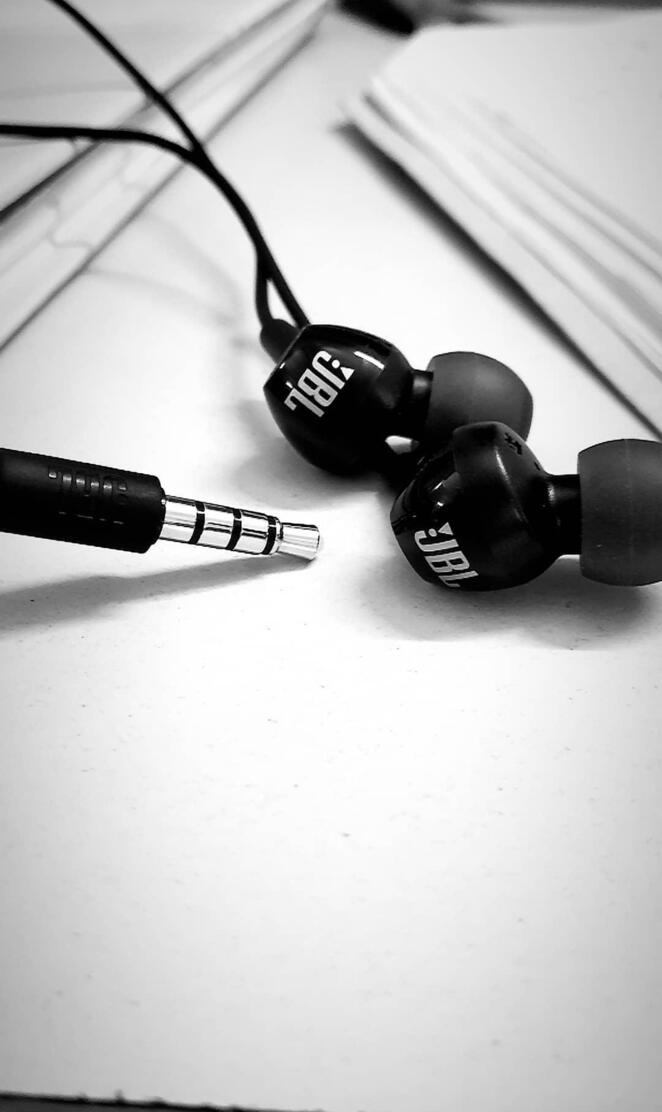 Jbl earphones