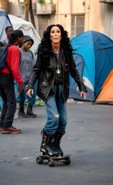 Cher on the skate at street