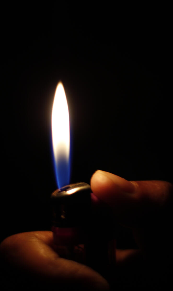 Fire out of lighter