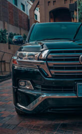 V8 land cruiser