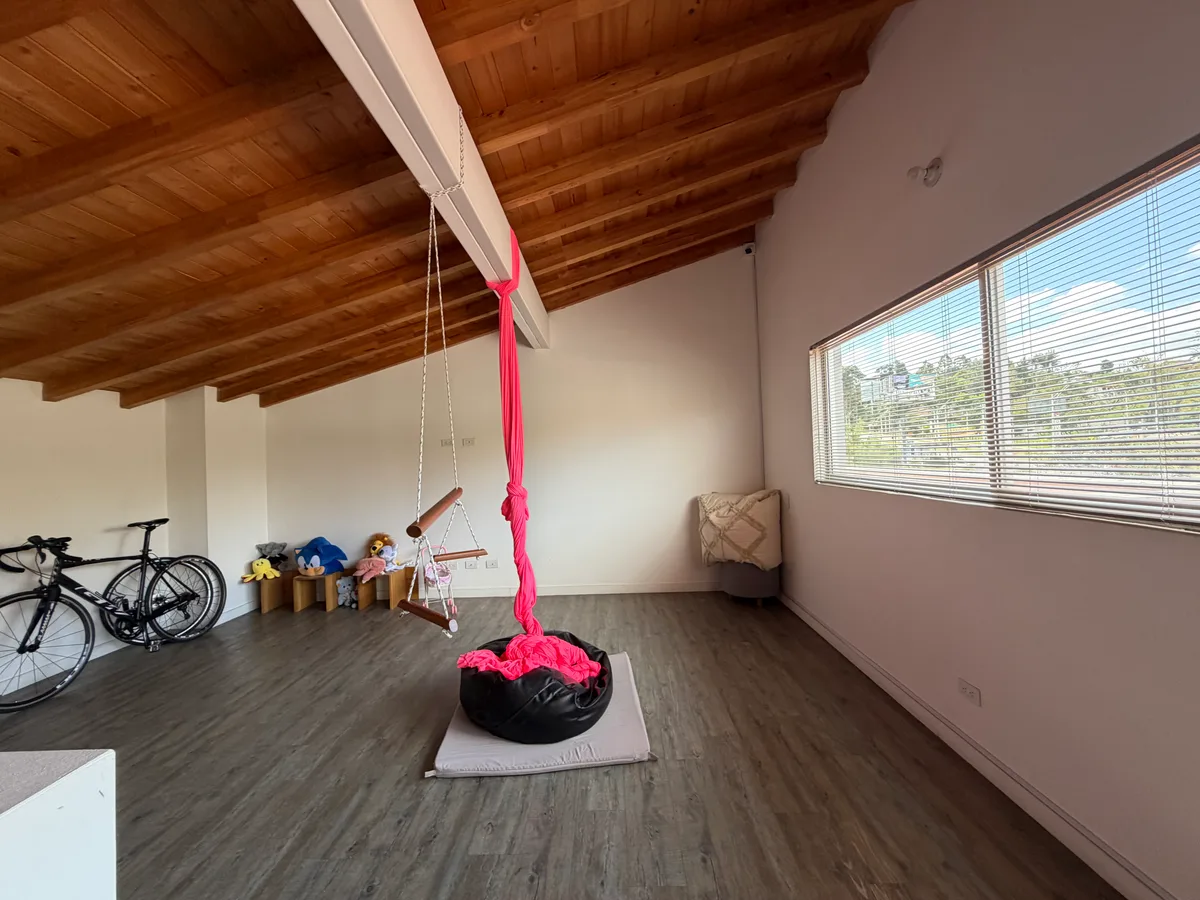 Casa en venta en RIONEGRO de 223 m² - Imagen 2