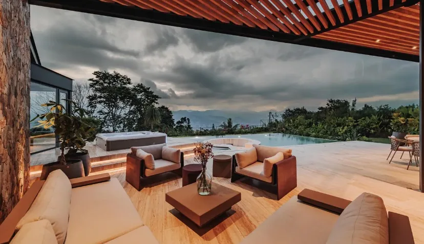 Casa en venta en El Poblado de 500 m² - Imagen 2