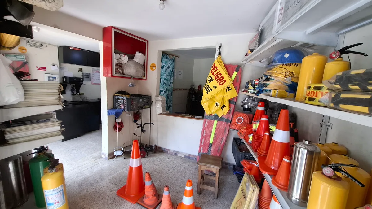Edificio en venta en Robledo de 127 m² - Imagen 4